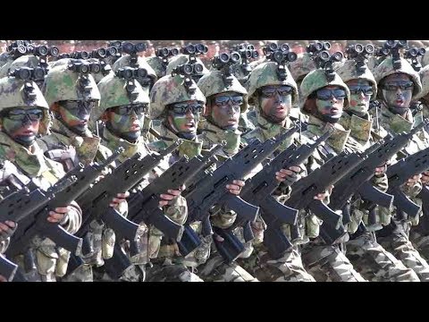 北朝鮮の建国７０周年を祝う軍事パレードwidth=190