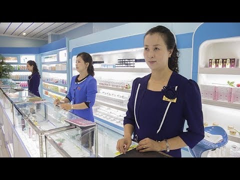 北朝鮮で化粧品の工場を公開width=190