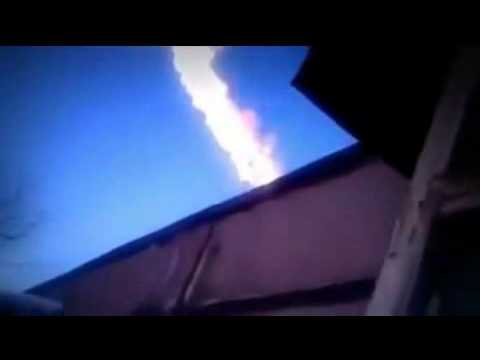 ロシアに隕石が貫通する瞬間width=190